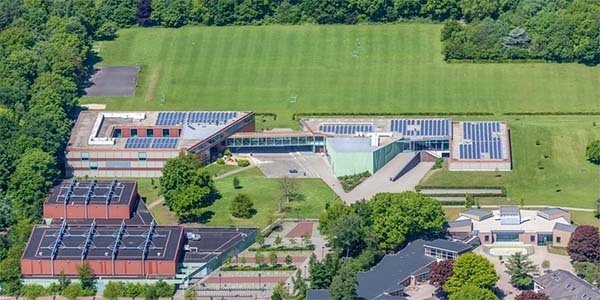 Foto van locatie bijeenkomst commisie onderwijs september 2023: Kees Boekeschool in Bilthoven